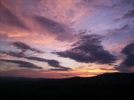 Au dessus est la nuit,